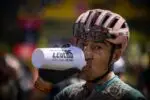 ŠEJKER - pevne uzavretý, so sitkom a miešacou guľkou 800ml. - obrazek 3
