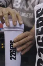 ŠEJKER - pevne uzavretý, so sitkom a miešacou guľkou 800ml. - obrazek 4